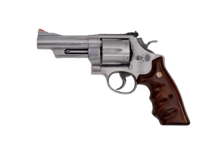 HOME 4 Smith & Wesson, 629-4